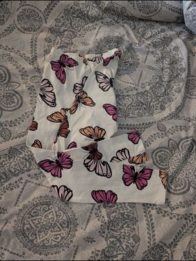 fabkids White Leggings with Pink and Orange Butterfly Print